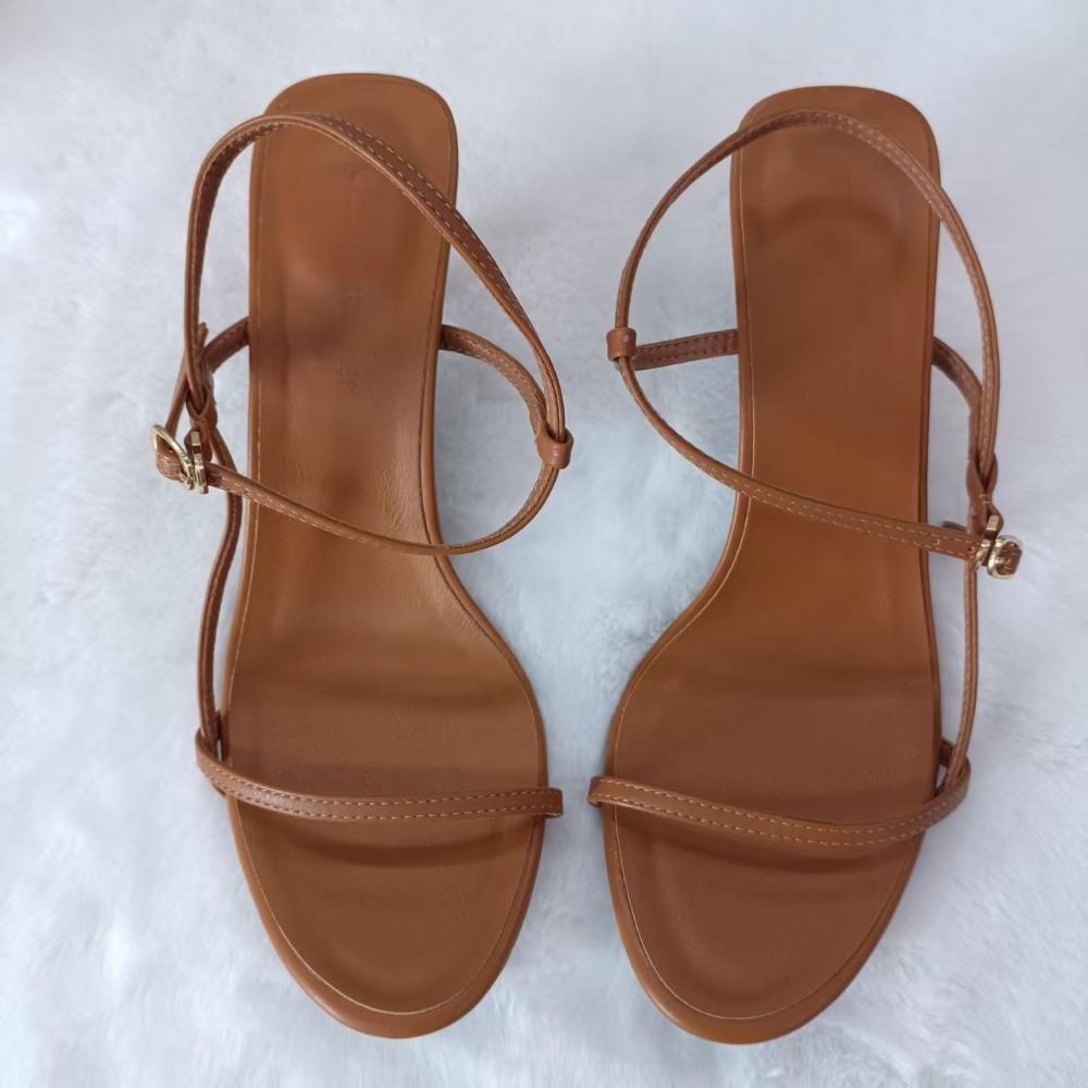 女性用サマーサンダル シングルバックルストラップ付き 新品  - Leather Work Heels のレビューと価格