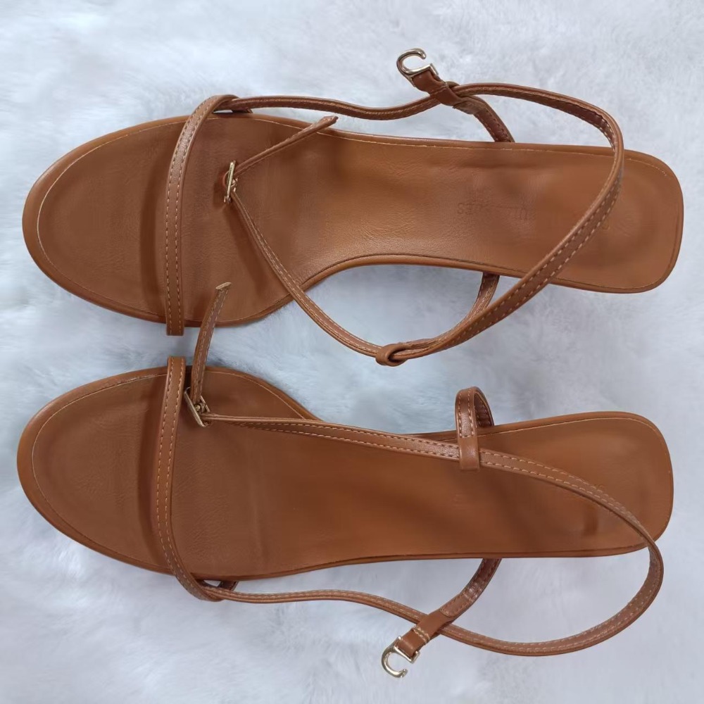 女性用サマーサンダル シングルバックルストラップ付き 新品  - Leather Work Heels のレビューと価格