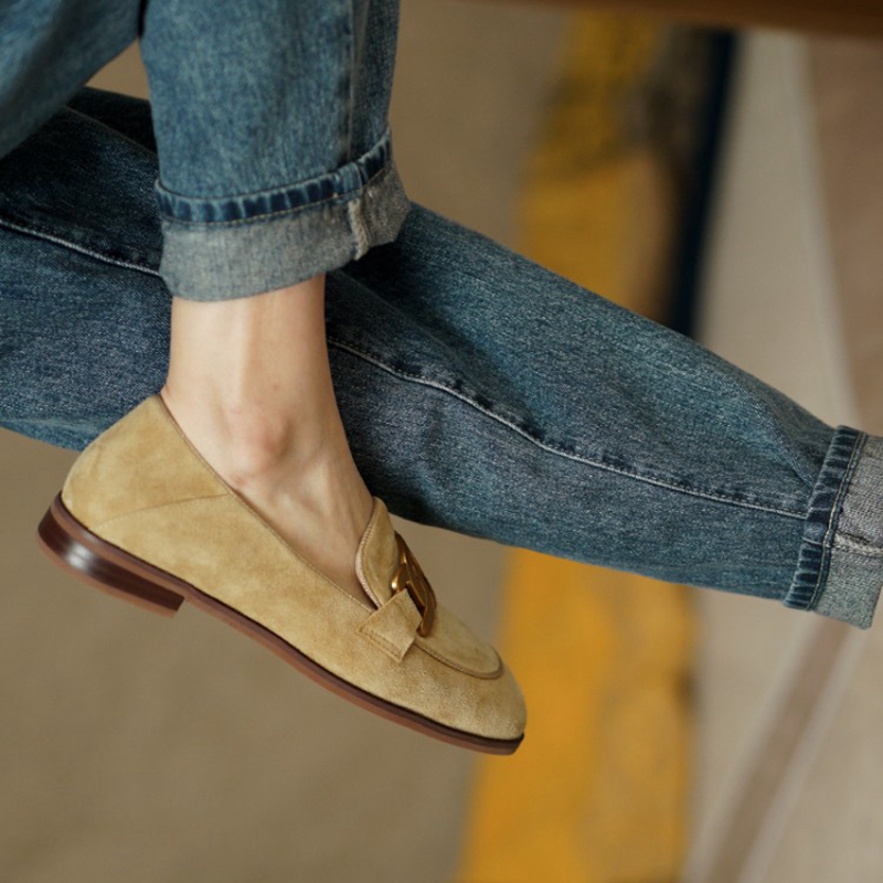 女性用スエードレザーモカシン,ラウンドトゥのローヒールシュー - Leather Work Heels のレビューと価格