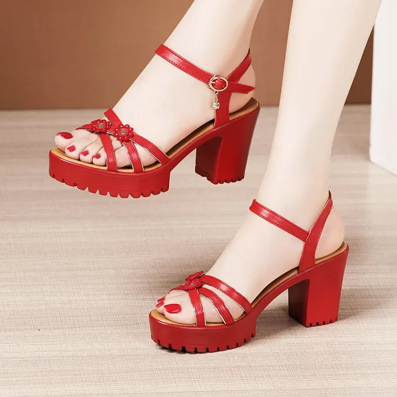 8cmの小サイズ（32-43）エレガントな花柄ソフトレザーシ - Leather Work Heels のレビューと価格